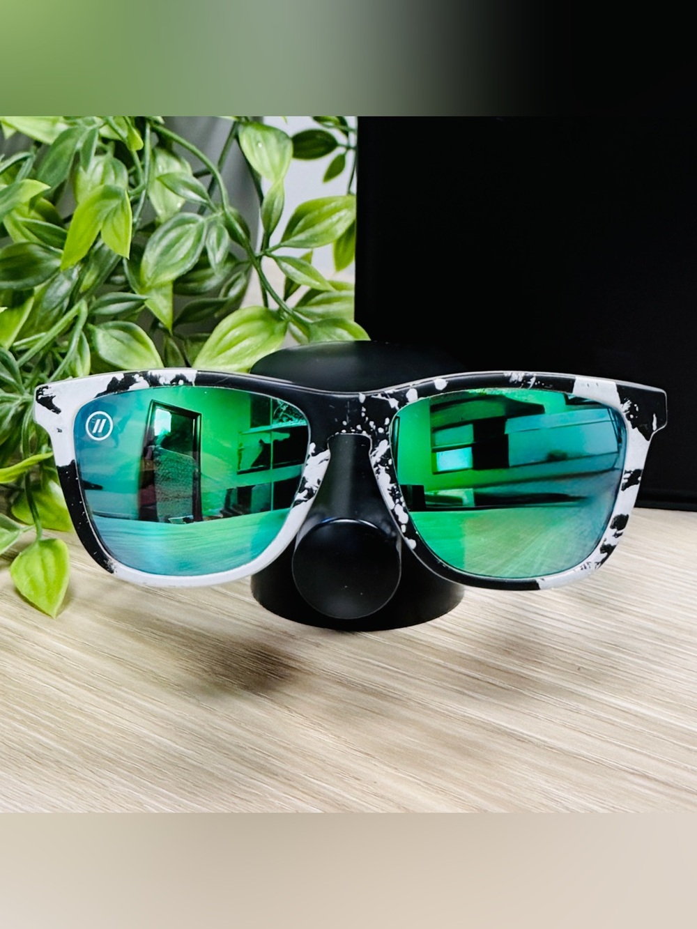 Blenders Eyewear Avalanche Girl Sunglasses (Celtic Son/Green Mirror)